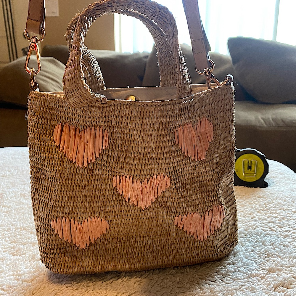 Straw heart tote•Brand New